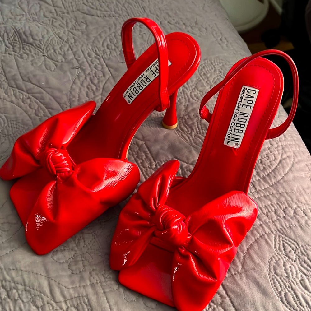 Beautiful red heels size 7